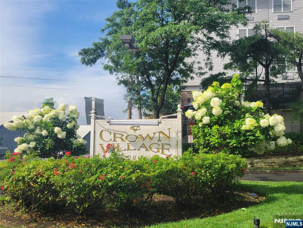 8 Garden Place, Unit 283 Edgewater, NJ 07020 - Photo 1 of 23